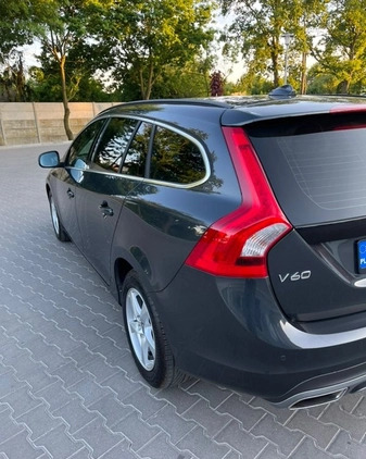 Volvo V60 cena 62900 przebieg: 133500, rok produkcji 2016 z Szprotawa małe 121
